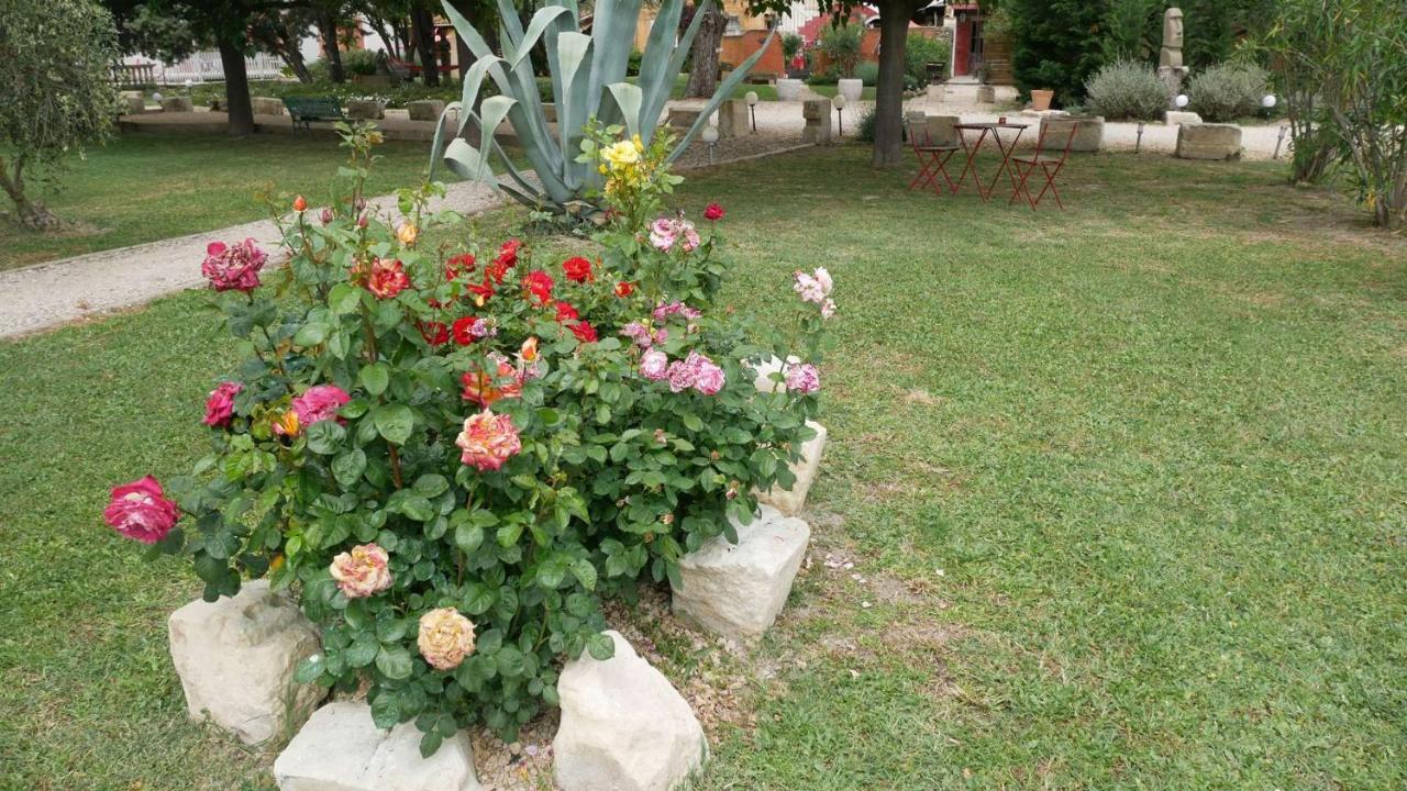 Appartamento Mas Maurane - Les Lavandes Aux Portes D'Arles Tarascona Esterno foto